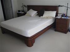 Distressed Wood Bedroom Set with 6 Dresser Drawer