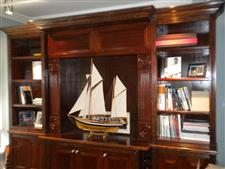 Beautiful Mahogany cabinet/bookshelf: Set 1 of 2
